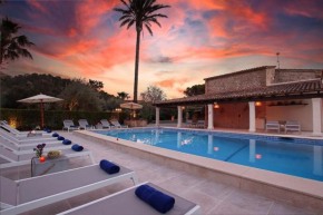 Beeindruckende Große Villa Papa Mit Privatpool